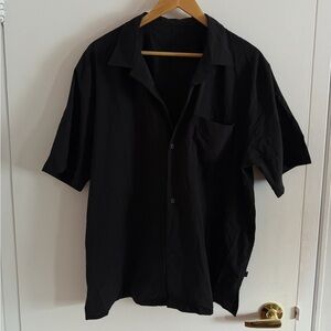 Lululemon Men's Black Short Sleeve Shirt